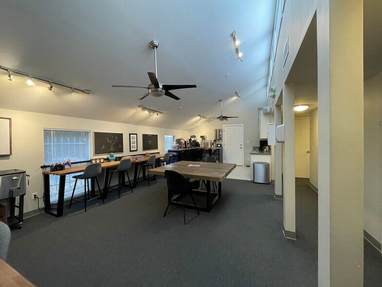 More Photos Of 4517 N 12th St, Phoenix Office For Sale