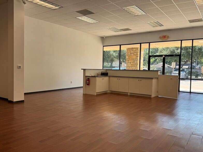 More Photos Of 12914 Malcomson Rd, Houston General Retail For Sale
