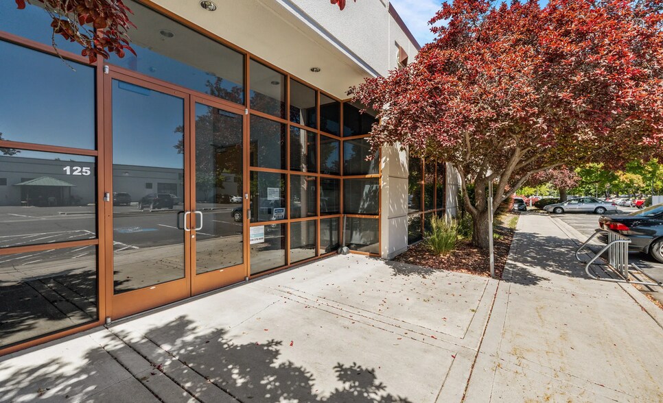 More Photos Of 6074 N Discovery Way, Boise Office For Sale