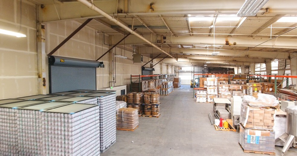 More Photos Of 20495 Murray Rd, Bend Warehouse For Lease