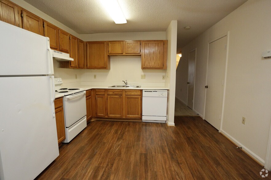 More Photos Of 5600 Salem Run Blvd, Fredericksburg Apartments For Sale