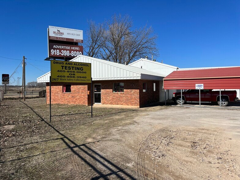 More Photos Of 1202 Cherokee St, Lindsay Auto Repair For Sale