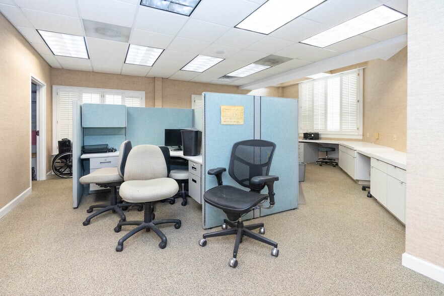 More Photos Of 120 Trinity Pl, Athens Medical For Lease