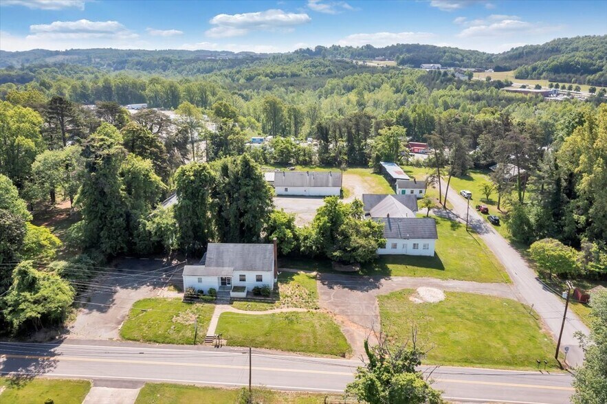 More Photos Of 1687 Stultz Rd, Martinsville Specialty For Sale