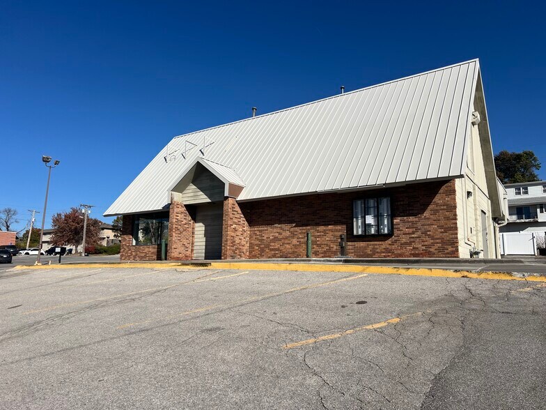 Primary Photo Of 1209 S 119th St, Omaha Fast Food For Lease
