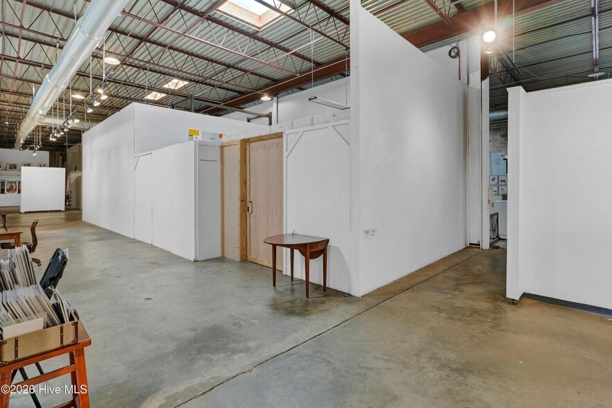 More Photos Of 711 S 5th Ave, Wilmington General Retail For Sale