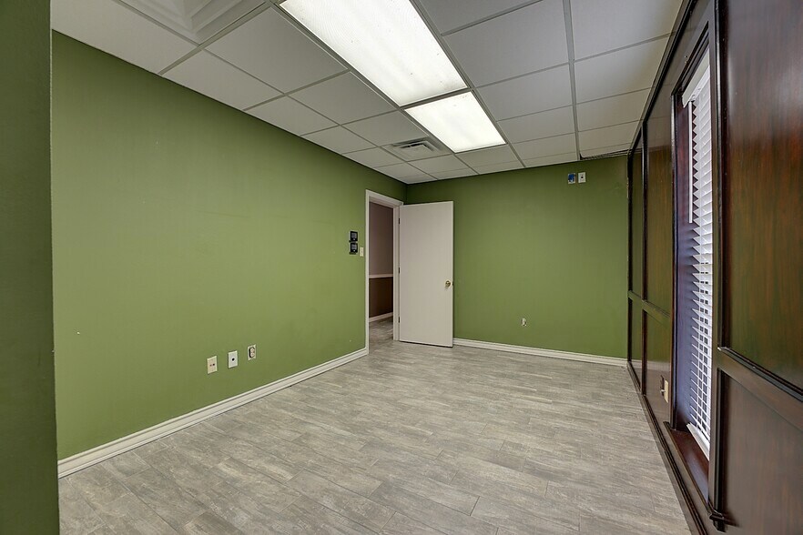 More Photos Of 1015 E 35th St, Texarkana Medical For Sale