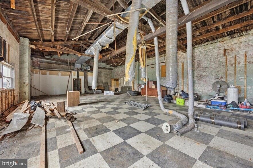 More Photos Of 840 E Atlantic St, Philadelphia Warehouse For Sale