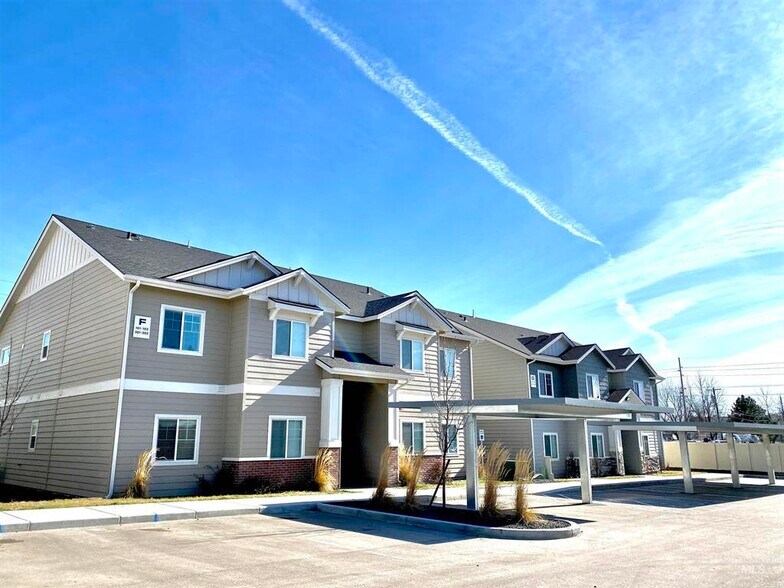 More Photos Of 324 NE 3rd St, Meridian Multifamily For Sale