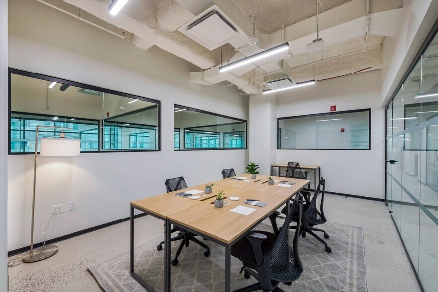 More Photos Of 325 Hudson St, New York Coworking Space
