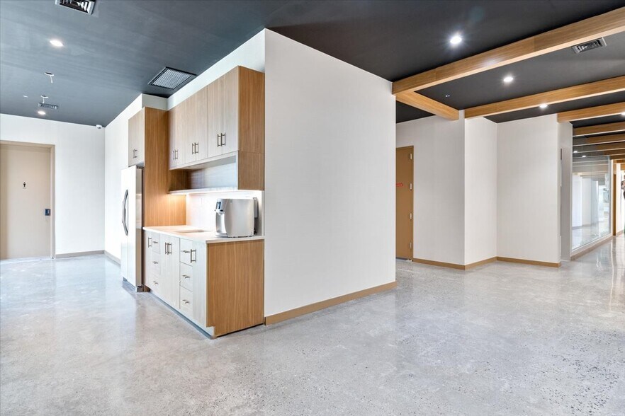 More Photos Of 347 Flushing Ave, Brooklyn Office For Lease