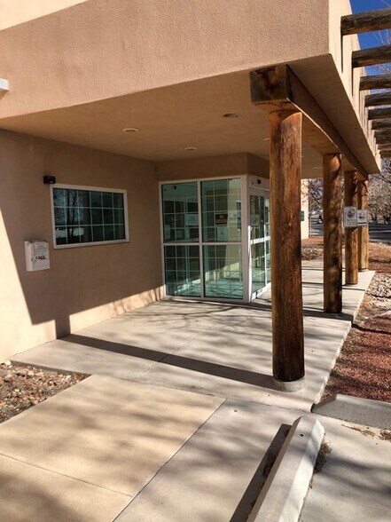 More Photos Of 1800 E 30th St, Farmington Office For Lease