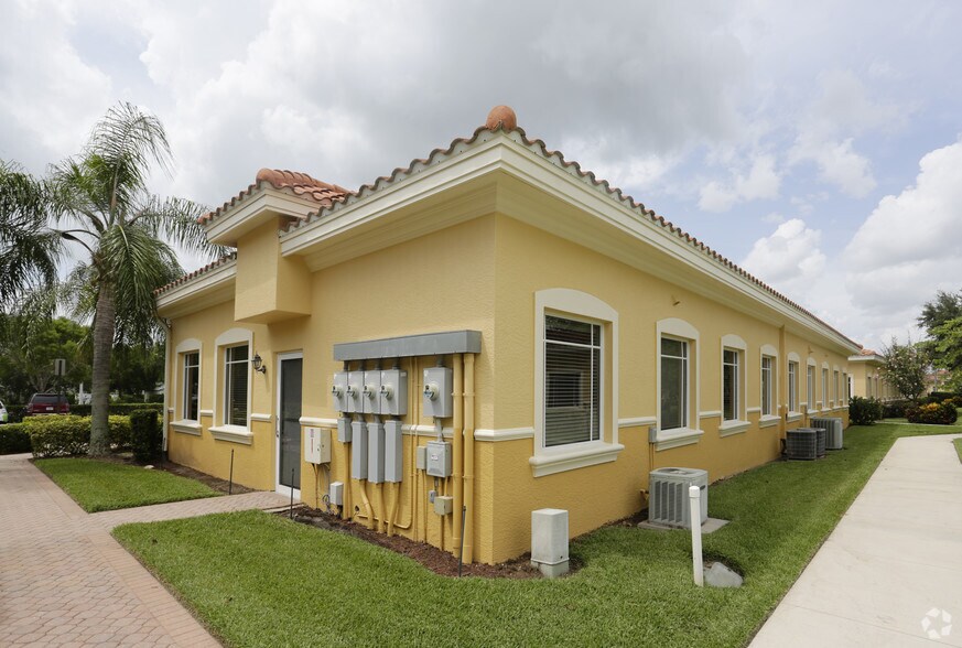 More Photos Of 3380 Woods Edge Cir, Bonita Springs Office For Lease