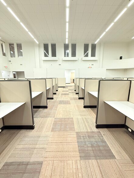 More Photos Of 5402 W Laurel St, Tampa Loft Creative Space For Sale