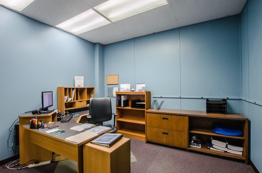 More Photos Of 35 N Park St, Mansfield Office For Sale
