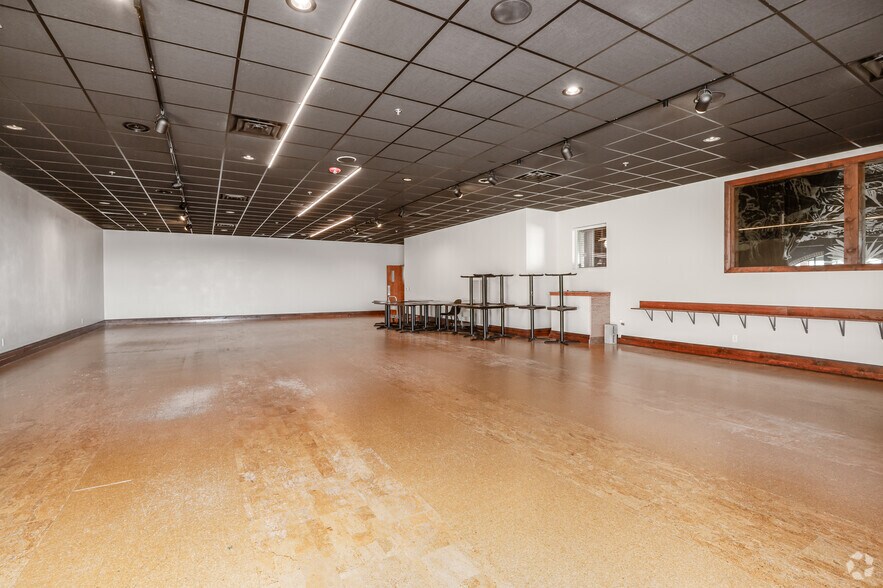 More Photos Of 5264 Anton Dr, Fitchburg General Retail For Sale