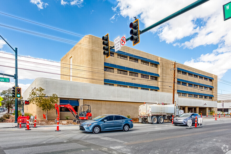 Primary Photo Of 700 Shadow Ln, Las Vegas Medical For Lease