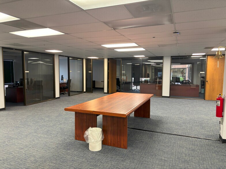 More Photos Of 1875 Research Dr, Troy Research And Development For Lease