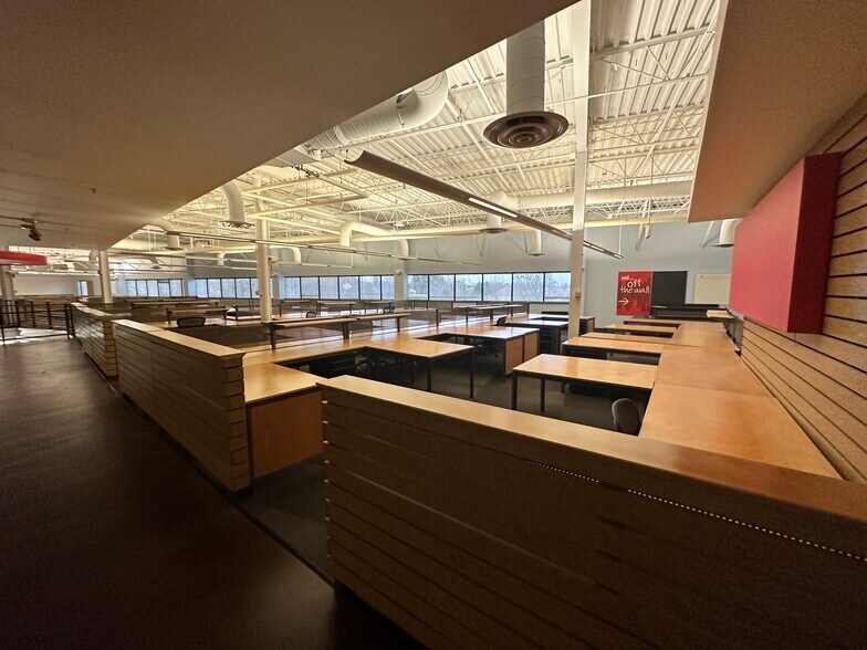 More Photos Of 7007 Discovery Blvd, Dublin Office For Sale