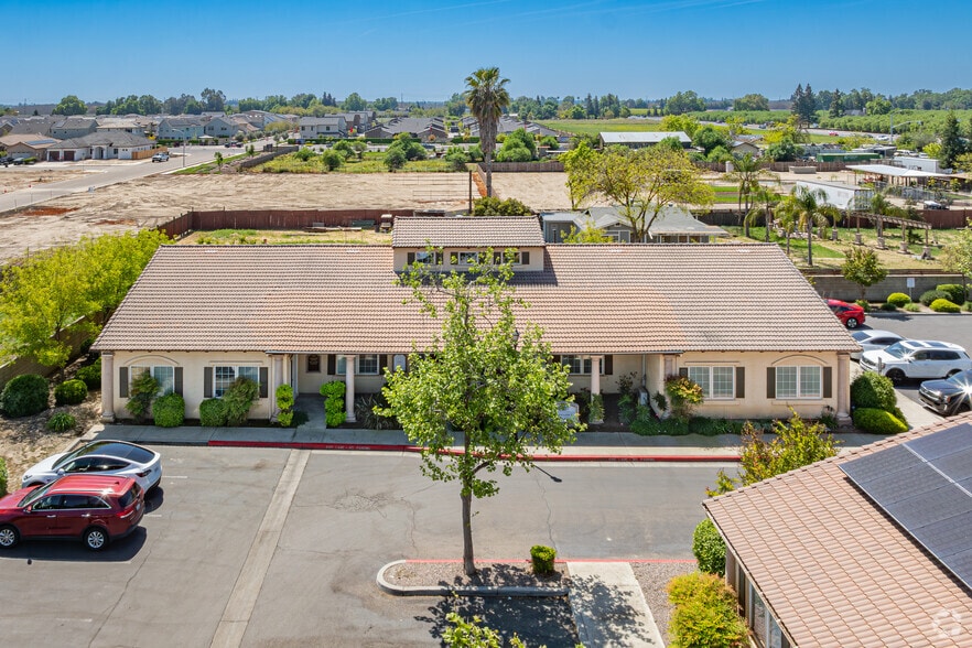 More Photos Of 4150 S Demaree St, Visalia Office For Lease