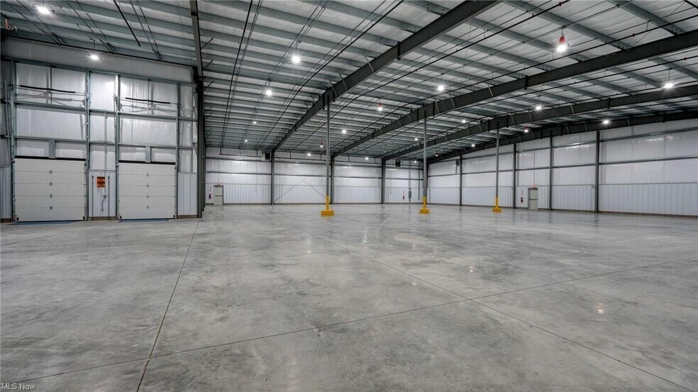 More Photos Of 703 Woodlawn Ave, Cambridge Warehouse For Lease