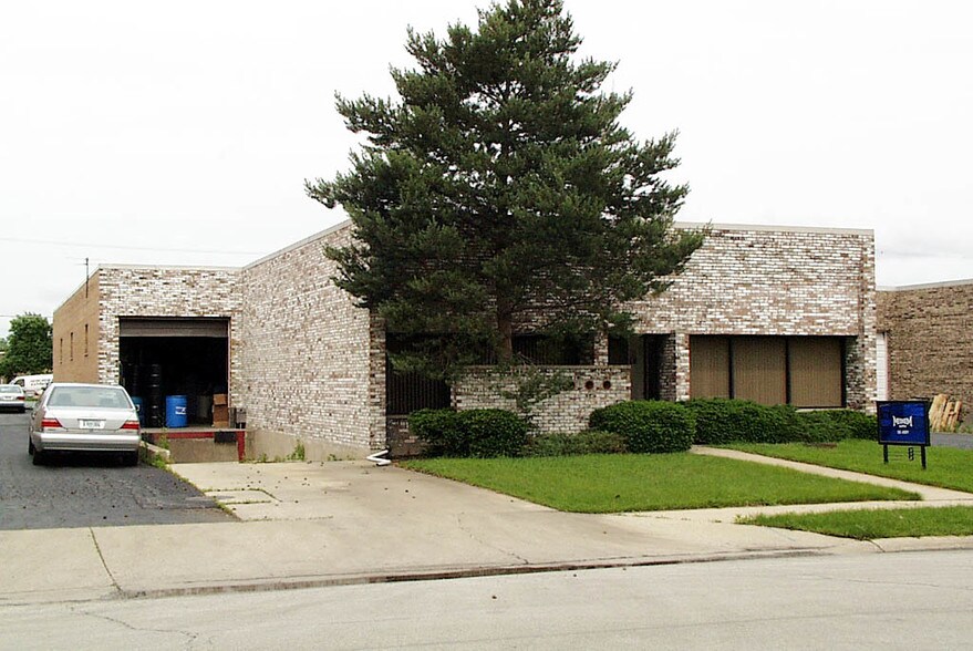 Primary Photo Of 50 Joey Dr, Elk Grove Village Warehouse For Sale