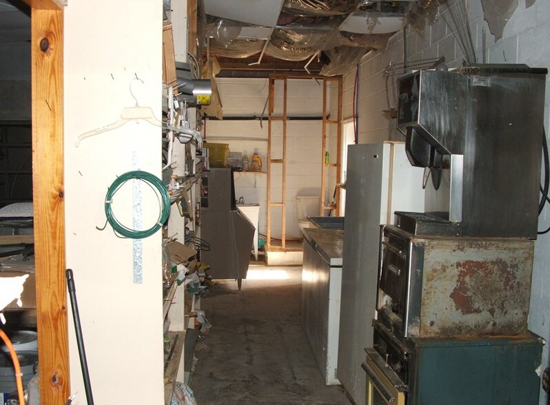 More Photos Of 1528 Four Locust Hwy, Keysville Office For Sale