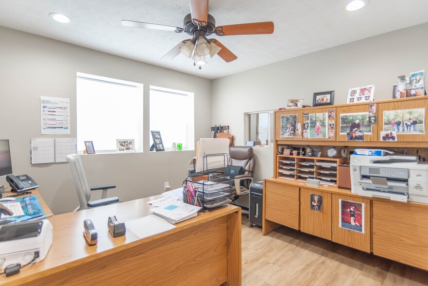 More Photos Of 3659 W 10th St, Indianapolis Freestanding For Sale