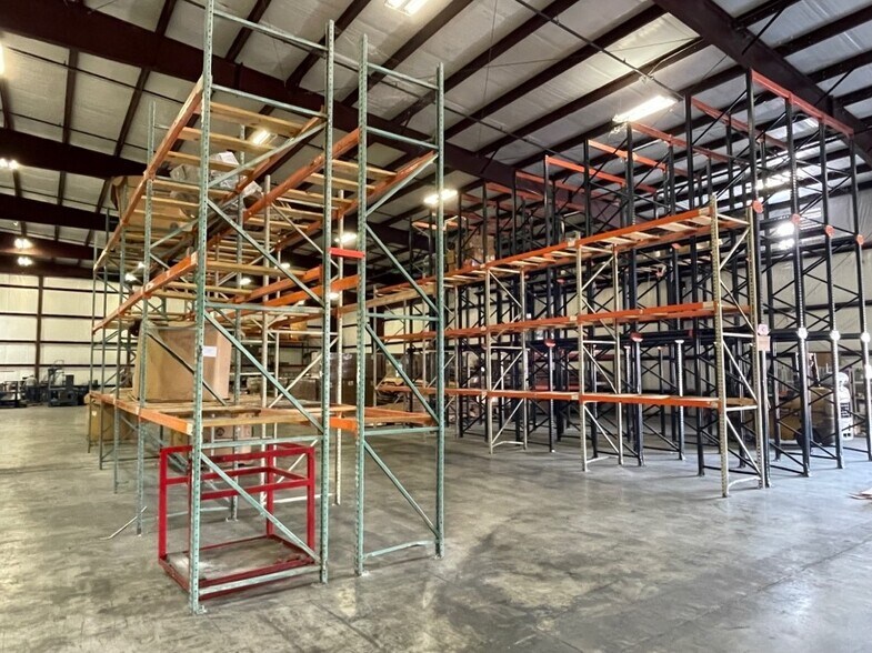 More Photos Of 190 Finegan dr, Del Rio Distribution For Sale