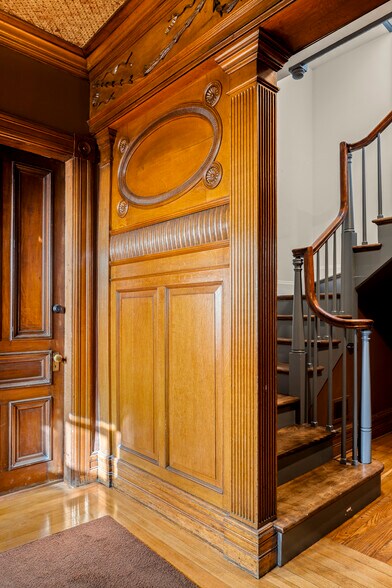 More Photos Of 420 Warren St, Hudson Office For Sale