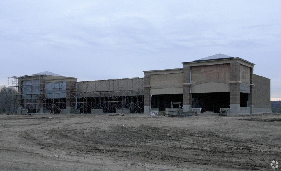 More Photos Of 7221 State Park Rd, Fox Lake Unknown For Lease