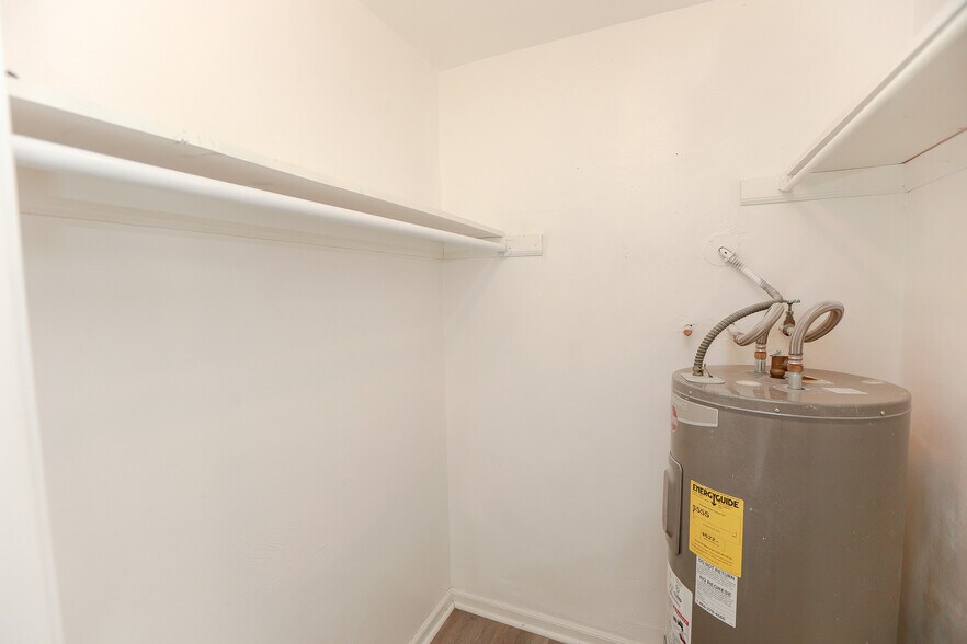 More Photos Of 1314-1318 Little Bay Ave, Norfolk Apartments For Sale