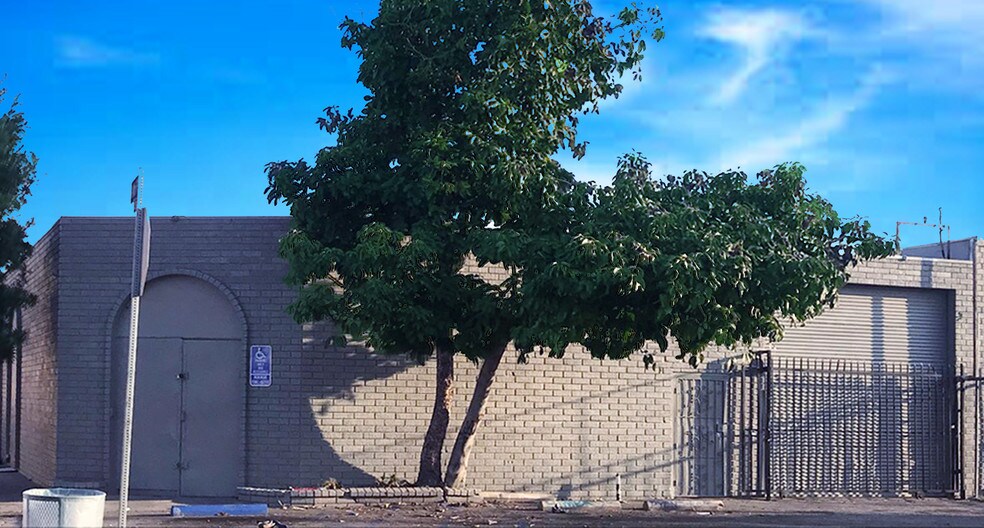 More Photos Of 1100 E 14th Pl, Los Angeles Warehouse For Lease