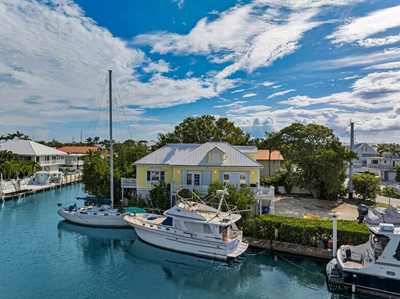 More Photos Of 90311 Old Hwy, Tavernier General Retail For Sale