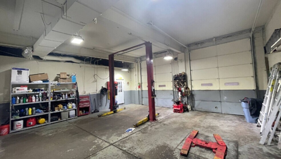 More Photos Of 97 Orange St, Bloomfield Auto Dealership For Sale