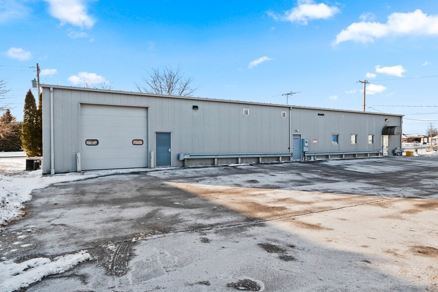 More Photos Of 3420 Dewey St, Manitowoc Freestanding For Lease