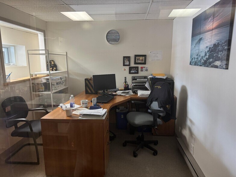 More Photos Of 630 Rue Poisson, Trois-Rivières Distribution For Lease
