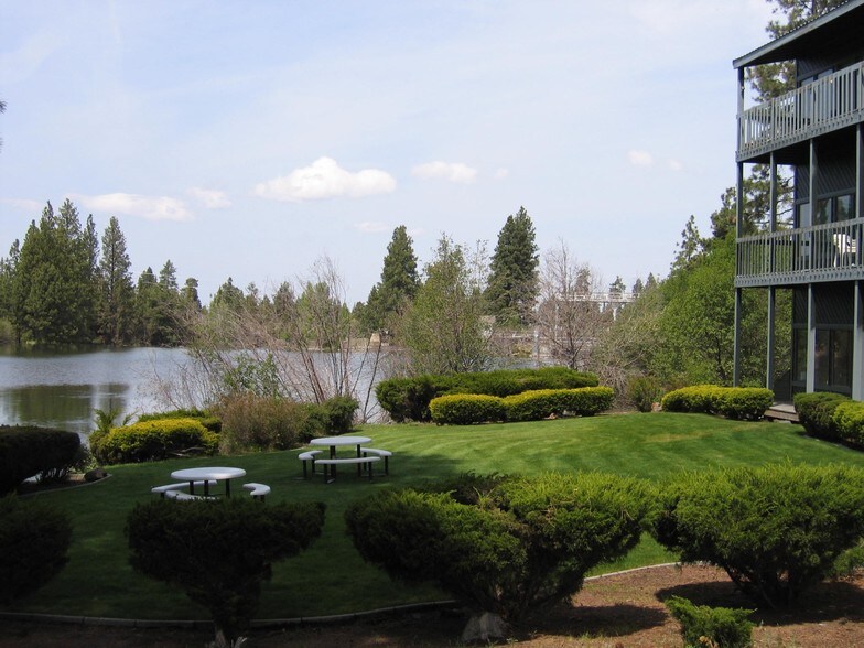 More Photos Of 2445 NE Division St, Bend Loft Creative Space For Lease