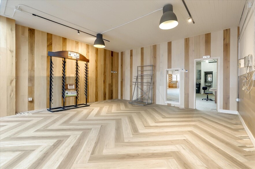 More Photos Of 14 E Lake Ave, Watsonville Storefront For Sale