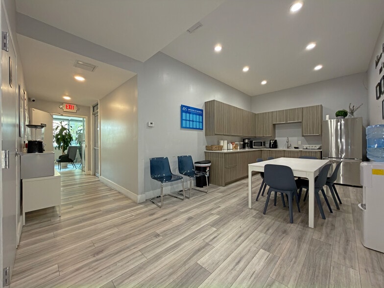 More Photos Of 10501 S Orange Ave, Orlando Light Manufacturing For Sale
