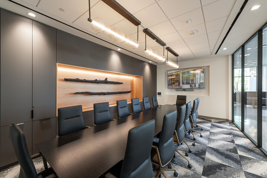 More Photos Of 1751 Pinnacle Dr, McLean Office For Lease