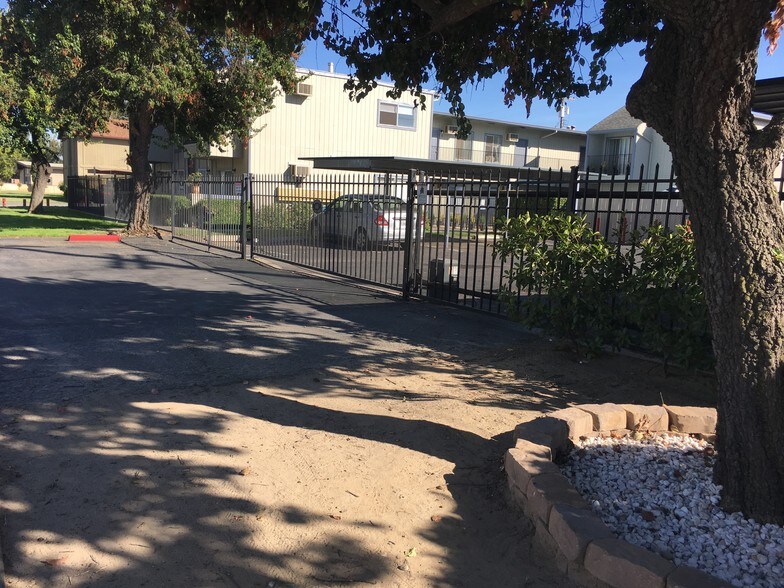 More Photos Of 610 E Pine St, Lodi Apartments For Sale