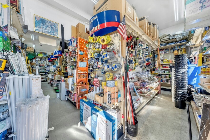 More Photos Of 4415 Park Ave, Union City Storefront Retail Residential For Lease