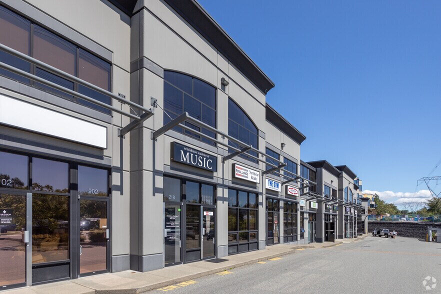 More Photos Of 15272 Croydon Dr, Surrey Flex For Lease