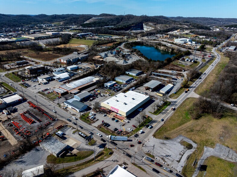 More Photos Of 203 Downs Blvd, Franklin Freestanding For Lease