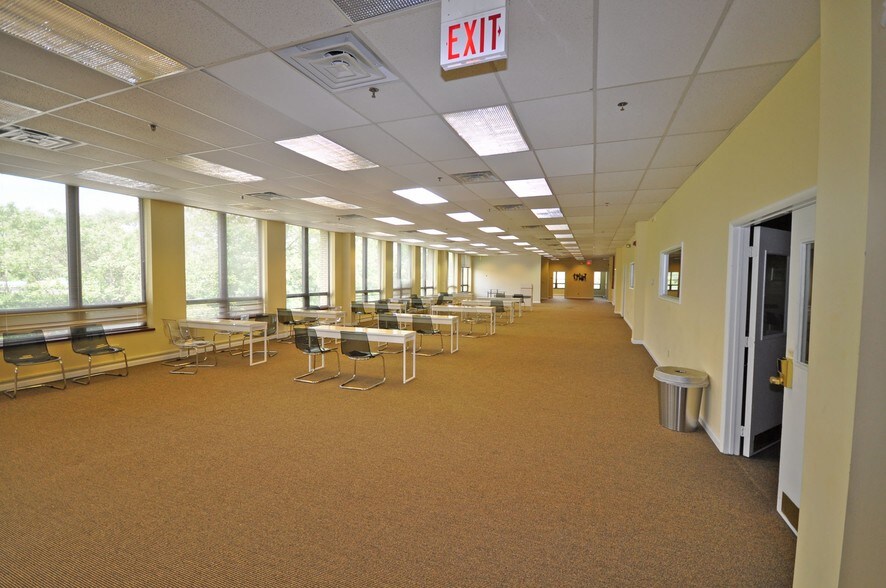 More Photos Of 347 Elizabeth Ave, Somerset Office For Lease
