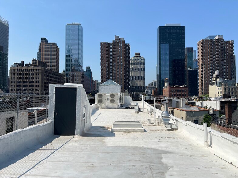 More Photos Of 410 W 47th St, New York Apartments For Sale