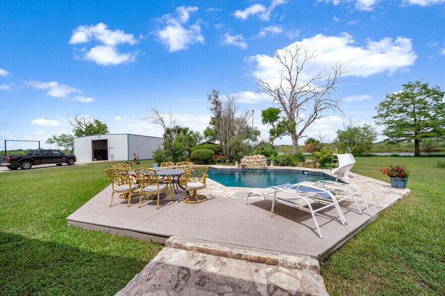 More Photos Of 210 Tolle Rd, Cibolo Land For Sale