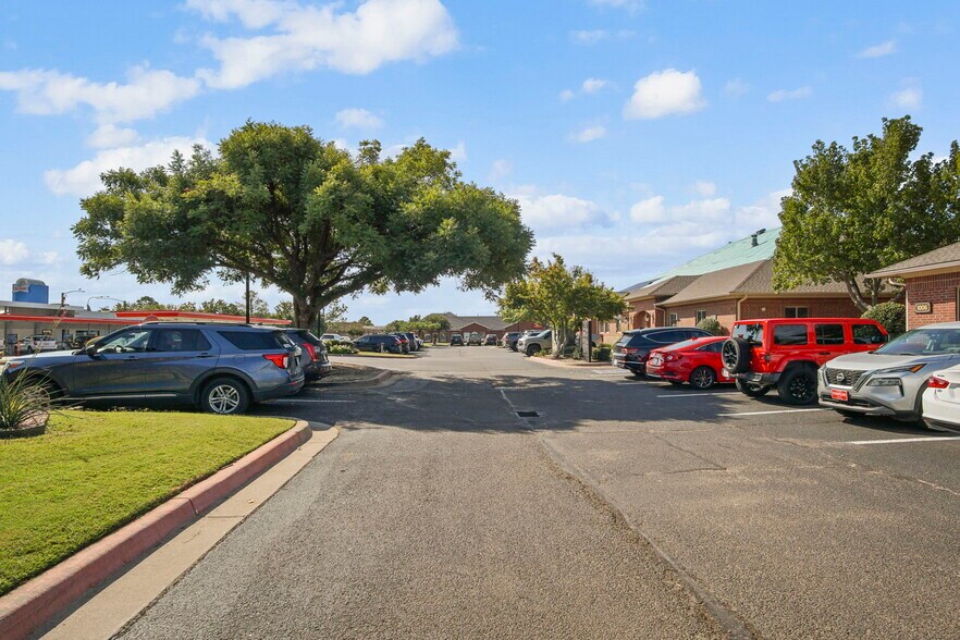 More Photos Of 1006 24th Ave NW, Norman Office For Sale