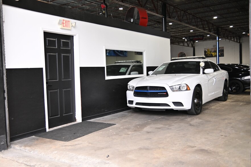 More Photos Of 4200-4250 NW 72nd Ave, Miami Warehouse For Sale